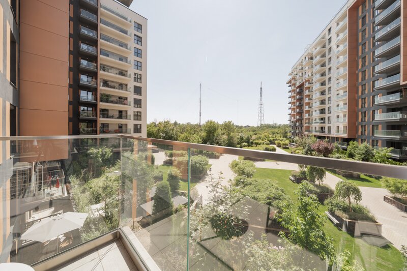 Parcului 20- Expozitiei Mobilat si utilat modern Vedere gradina